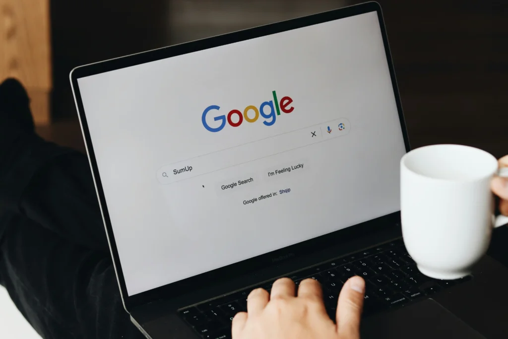 Answer Box SEO 2025 showing Google featured snippet on a laptop screen